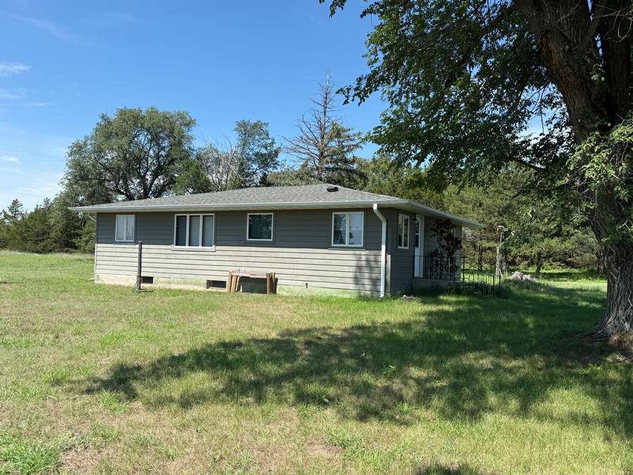 46860 Hwy 20, Stuart, NE 68780