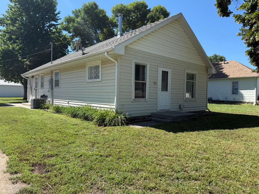 923 E Fremont Street, O'Neill, NE 68763