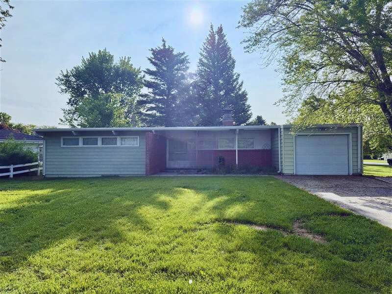 606 N Maple Street, Ainsworth, NE 69210