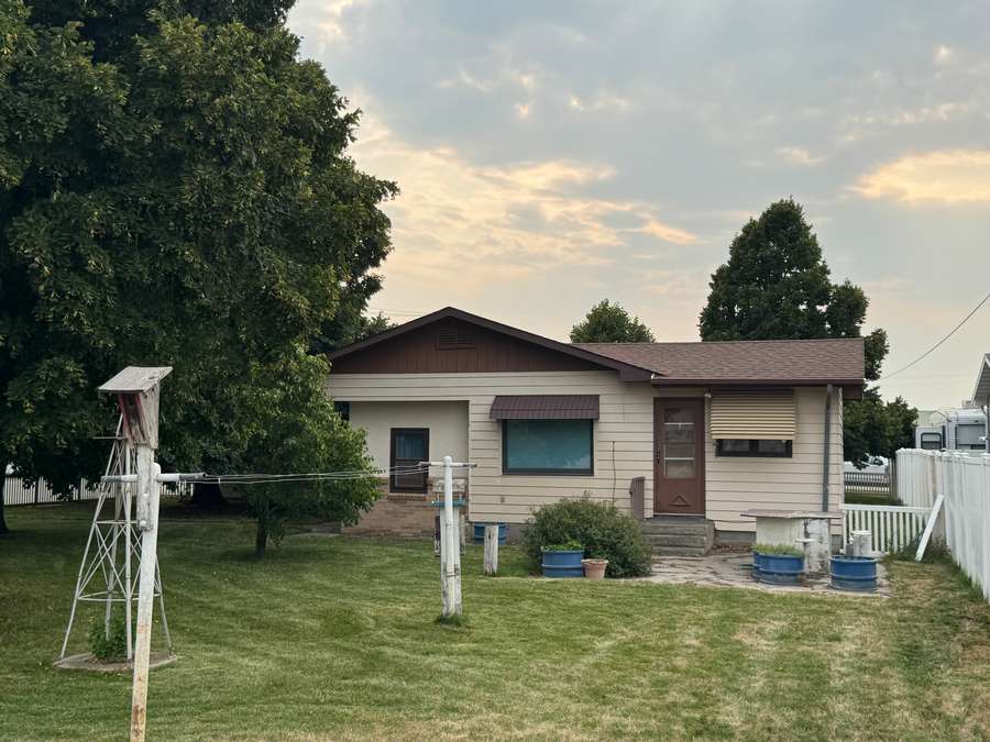 300 E B Street, Valentine, NE 69201