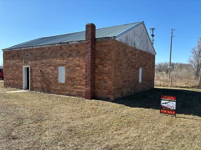 501 W Main Street, Chambers, NE 68725