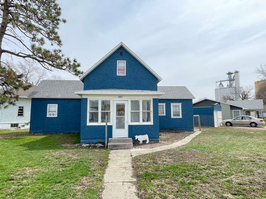 207 E 2nd Street, Ainsworth, NE 69210