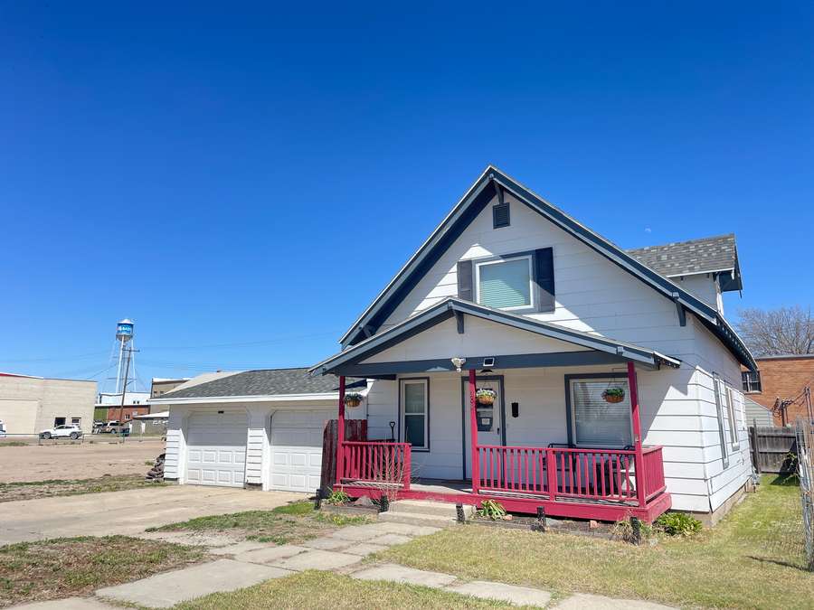 206 Augusta Avenue, Bassett, NE 68714