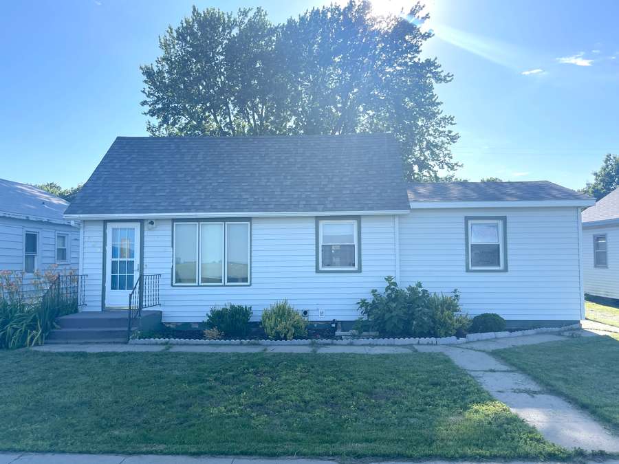 309 Canenburg Ave., Bassett, NE 68714