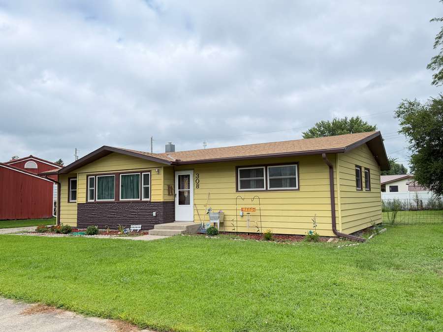 308 E 7th Avenue, Ainsworth, NE 69210