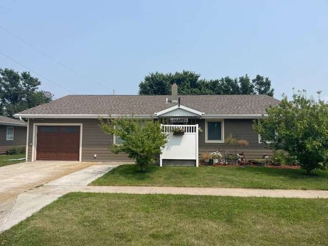 128 N Harrington St, Ainsworth, NE 69210