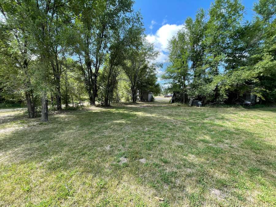 310 & 302 N Park Street, Bassett, NE 68714