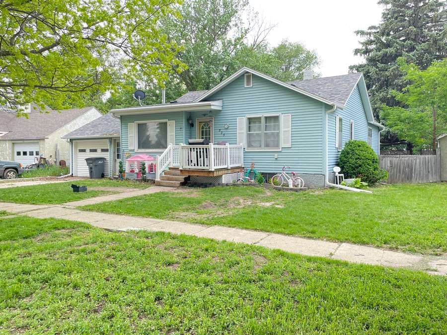 525 N Oak Street, Ainsworth, NE 69210