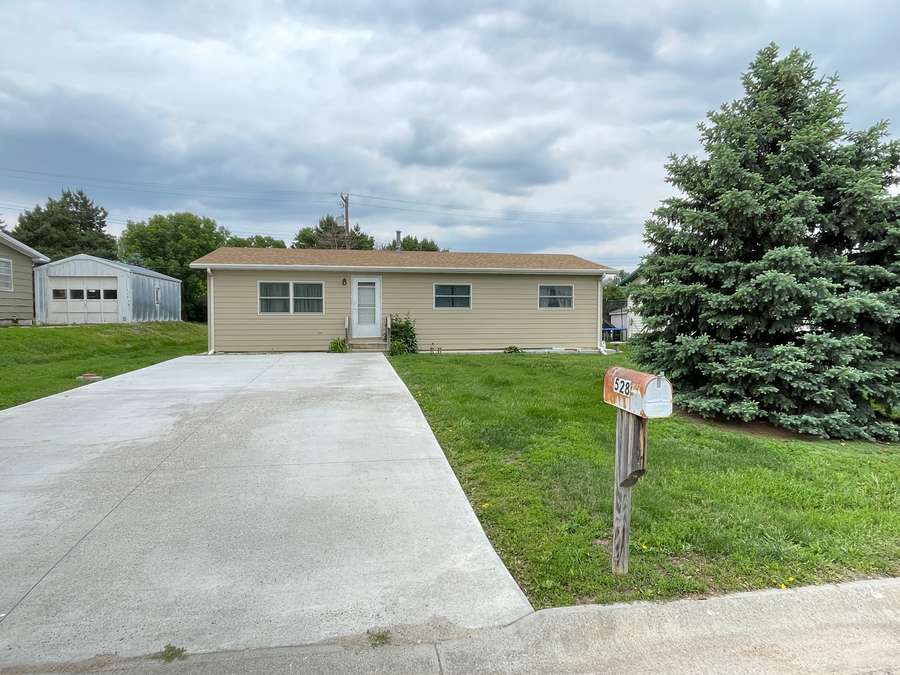 528 E 6th Street, Ainsworth, NE 69210