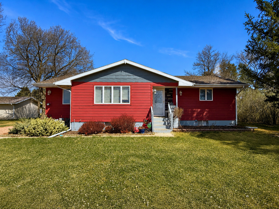 1277 L Street, Burwell, NE 68823